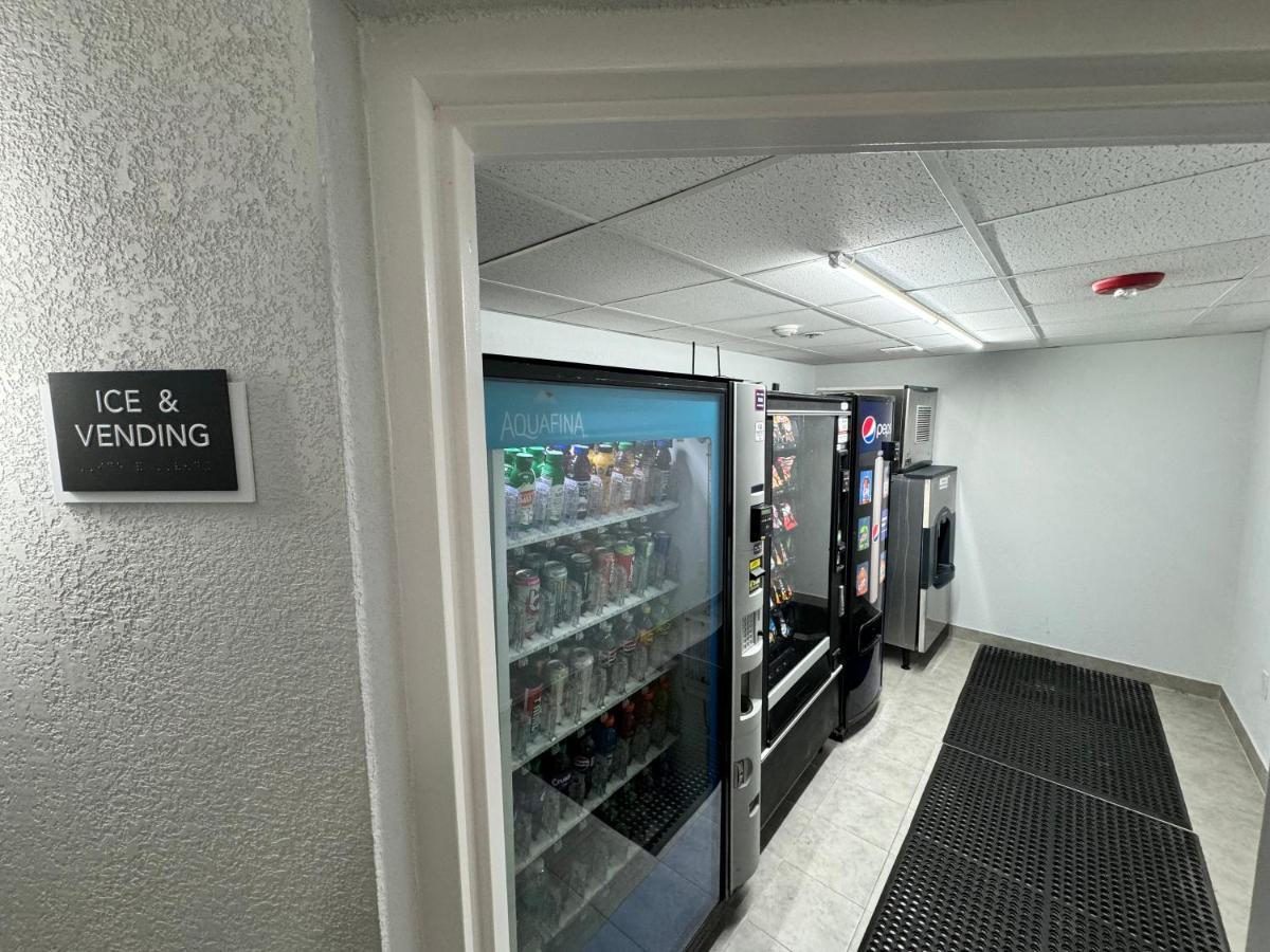 Studio 6 Suites East Syracuse Airport Eksteriør billede
